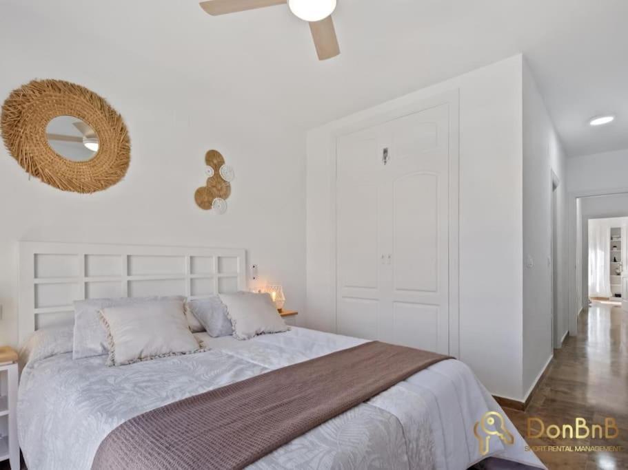פואנגירולה Apartamento Cerca De La Playa En Las Lagunas De Mijas מראה חיצוני תמונה
