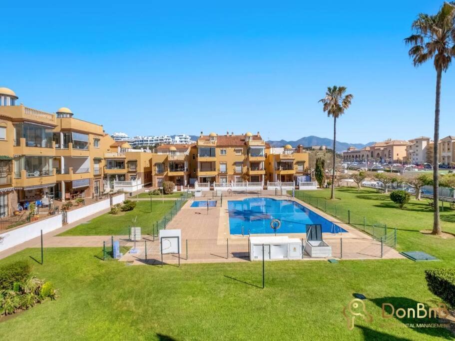 פואנגירולה Apartamento Cerca De La Playa En Las Lagunas De Mijas מראה חיצוני תמונה
