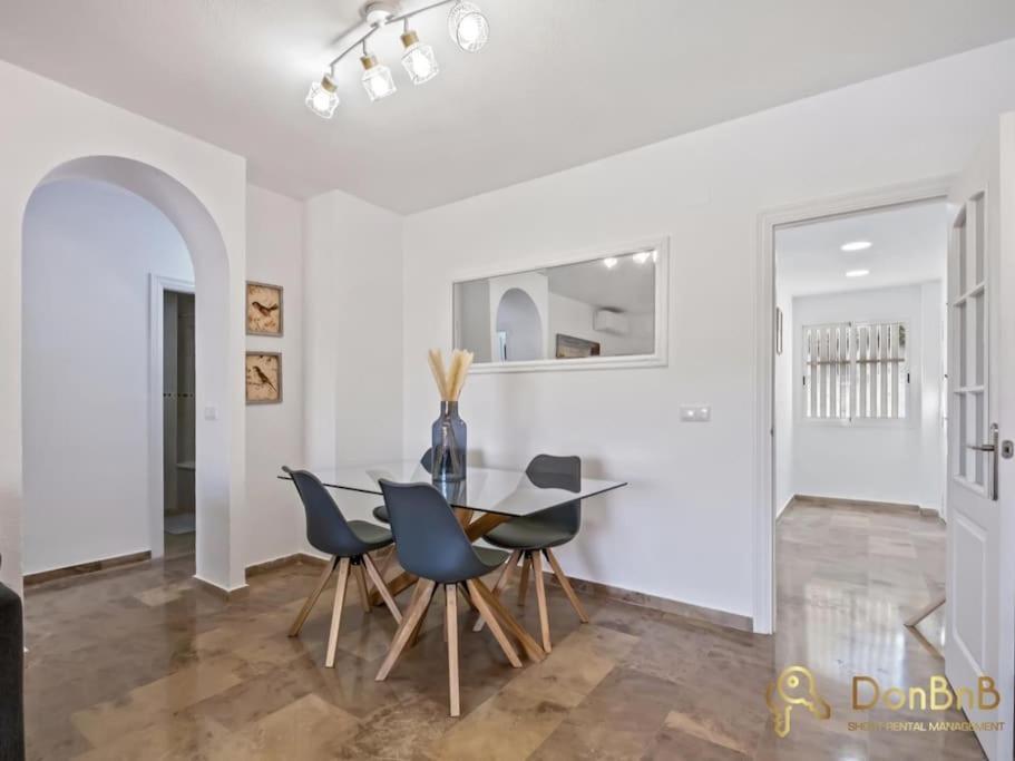 פואנגירולה Apartamento Cerca De La Playa En Las Lagunas De Mijas מראה חיצוני תמונה