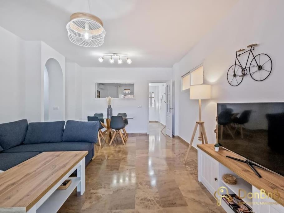 פואנגירולה Apartamento Cerca De La Playa En Las Lagunas De Mijas מראה חיצוני תמונה